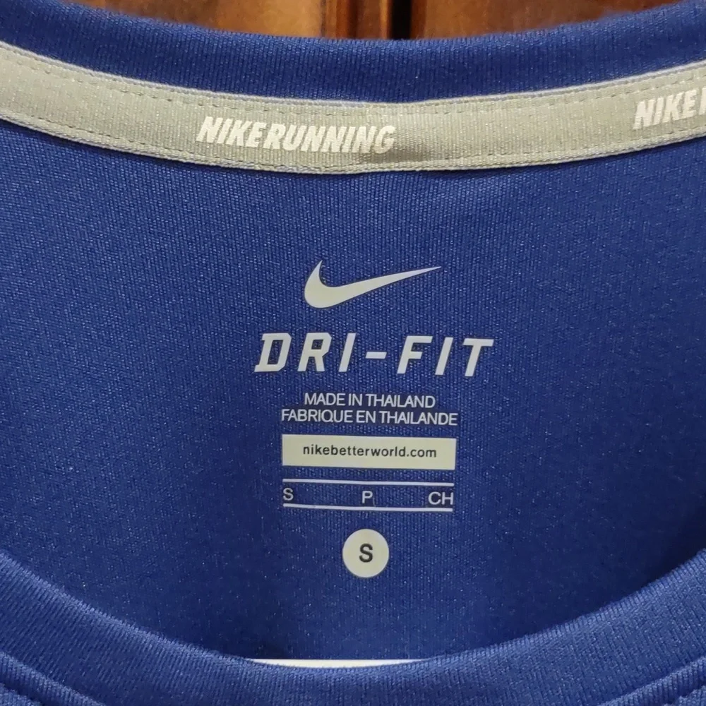 Nike Dri-FIT running long sleeve shirt, s, blue purple color
